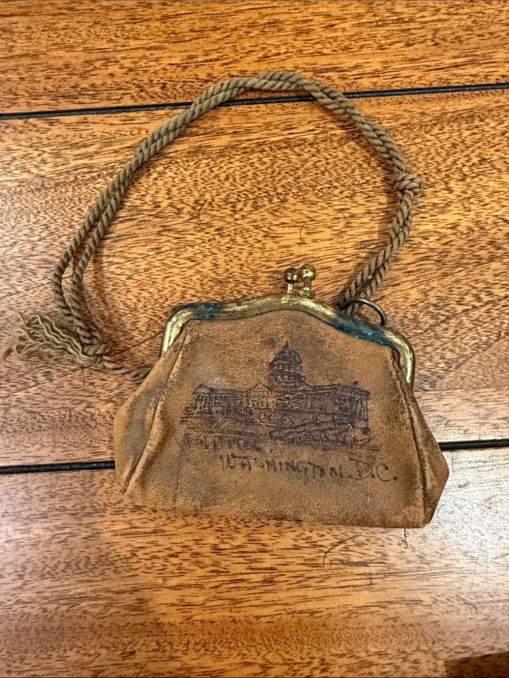 Vintage Brown Leather Washington D.C. Souvenir Coin Purse small